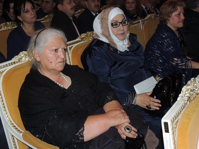 В Филармонии состоялась презентация книги о любви к Тебризу (ФОТО)