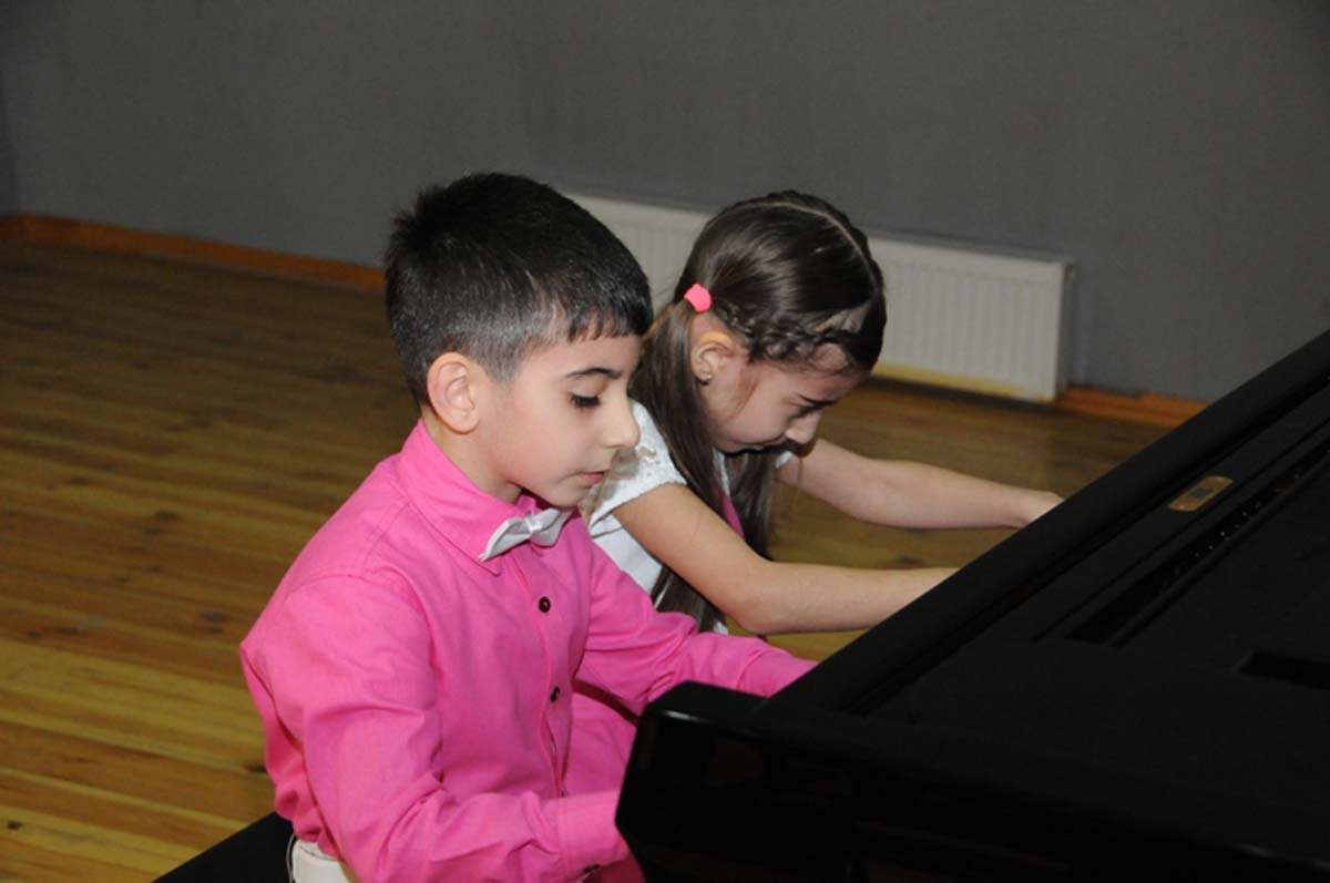 Первый шаг на сцену юных артистов (ФОТО)