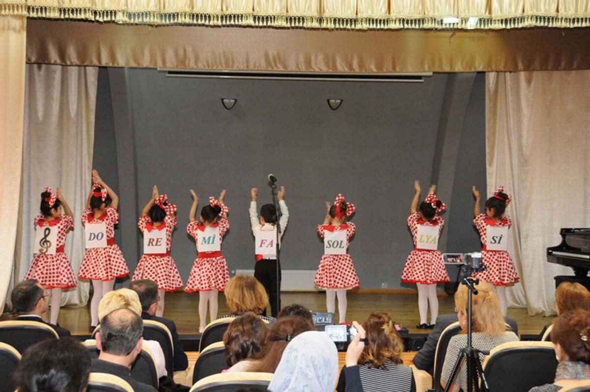 Первый шаг на сцену юных артистов (ФОТО)