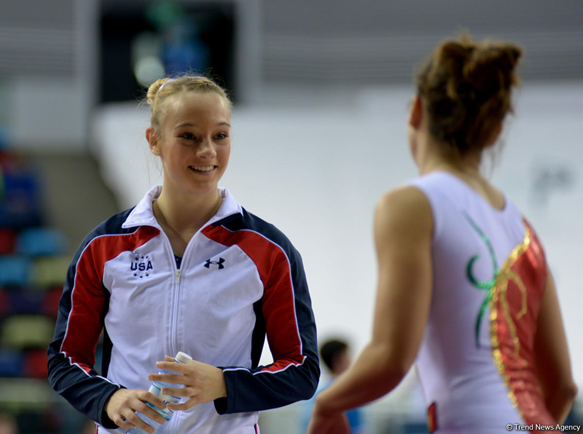 В Баку стартовал первый день соревнований Кубка мира FIG по прыжкам на батуте