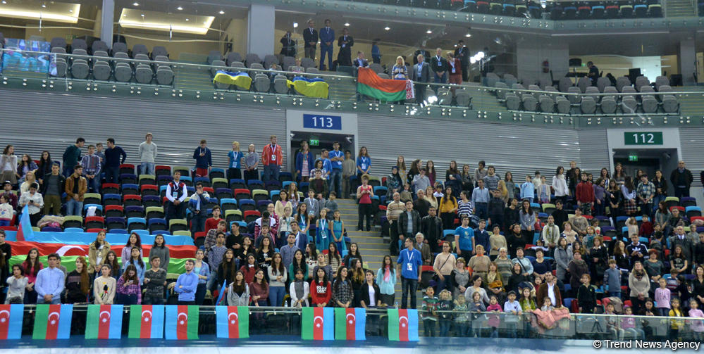 В Баку прошла церемония награждения победителей финалов Кубка мира по прыжкам на батуте (Фоторепортаж)