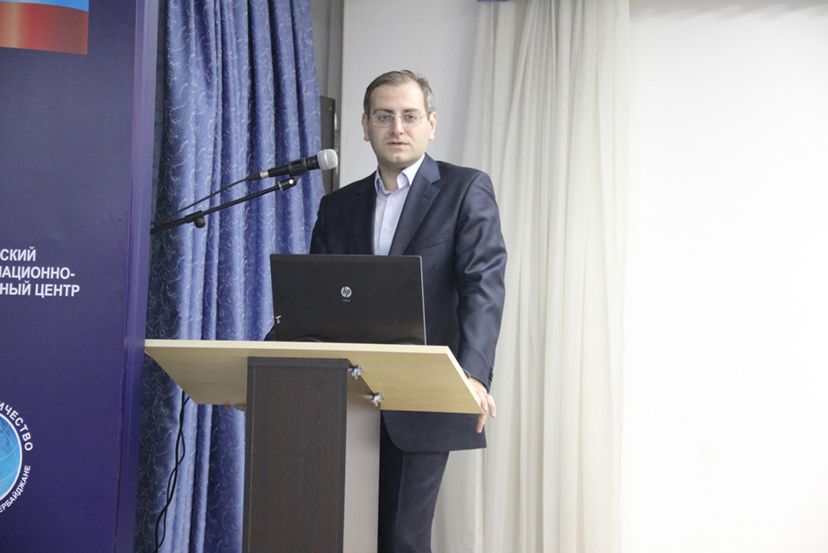 Средневековое азербайджанское зодчество в творчестве русского художника (ФОТО)