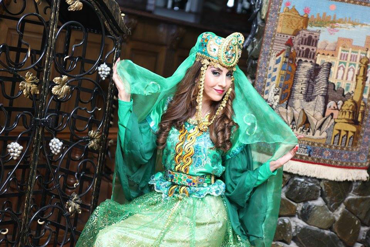 Азербайджанская актриса красочно воплотила Новруз и 8 марта (ФОТО)