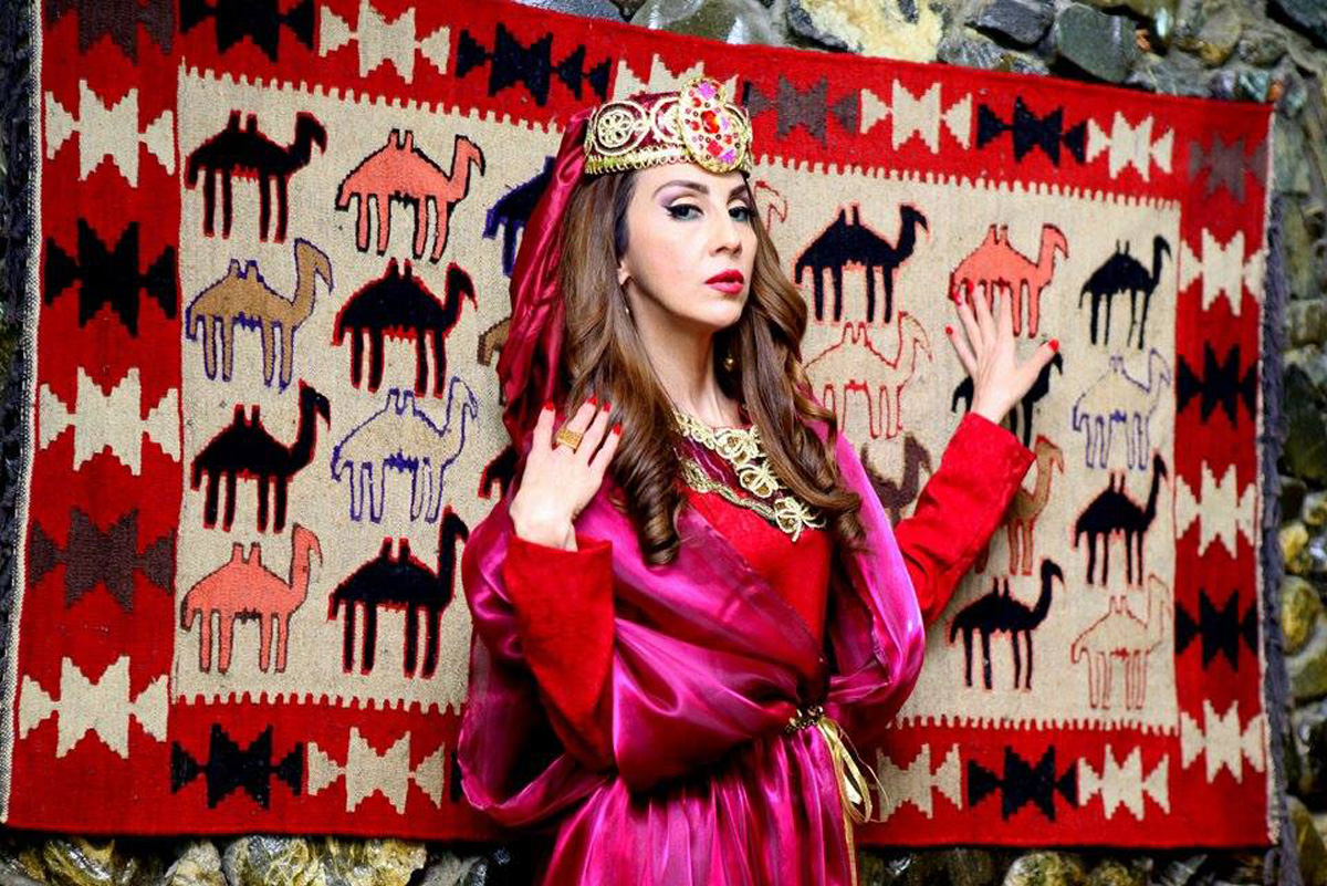 Азербайджанская актриса красочно воплотила Новруз и 8 марта (ФОТО)