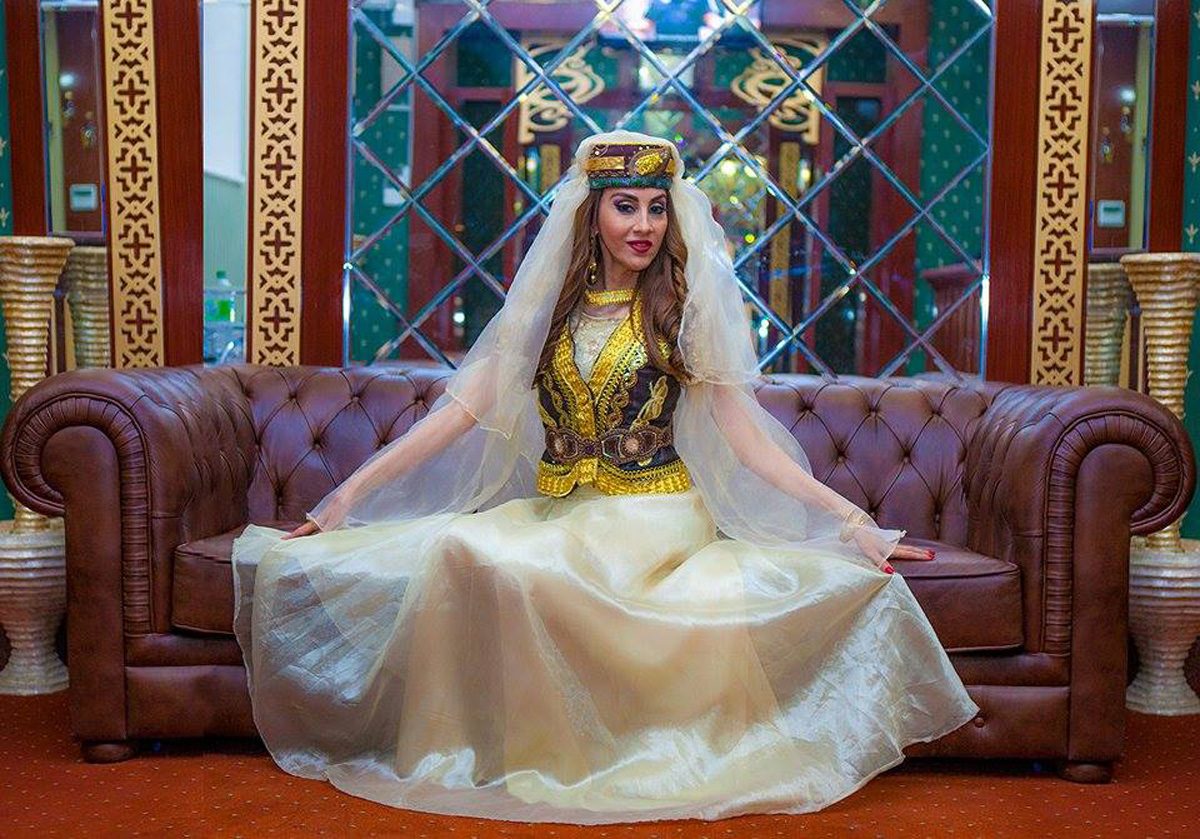 Азербайджанская актриса красочно воплотила Новруз и 8 марта (ФОТО)