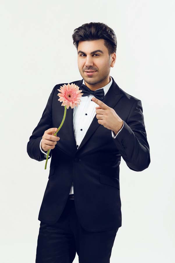 8 цветов Джейхуна Алиева азербайджанским женщинам (ФОТО)