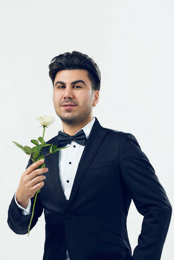 8 цветов Джейхуна Алиева азербайджанским женщинам (ФОТО)