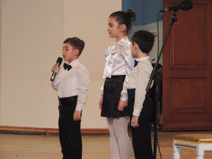 Праздничный концерт на сцене филармонии в Баку (ФОТО)