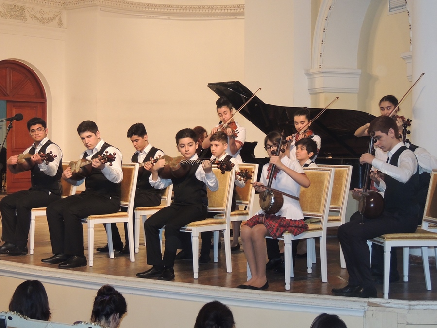 Праздничный концерт на сцене филармонии в Баку (ФОТО)