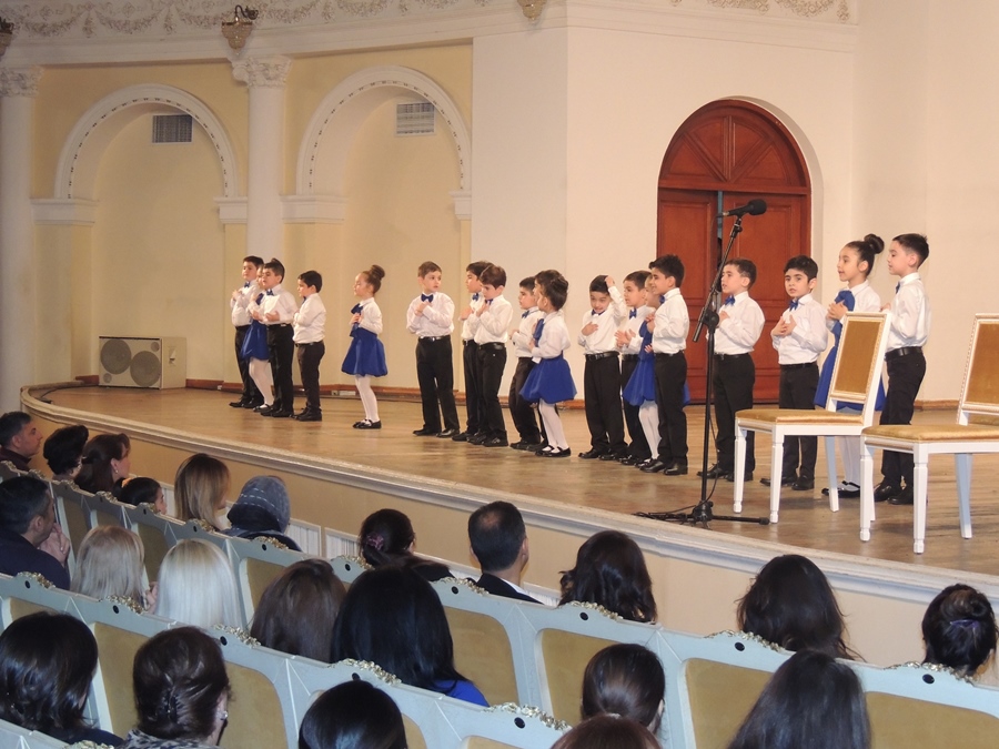 Праздничный концерт на сцене филармонии в Баку (ФОТО)