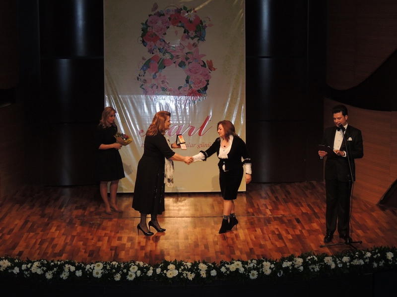 В Международном центре мугама состоялось награждение по случаю 8 марта (ФОТО)