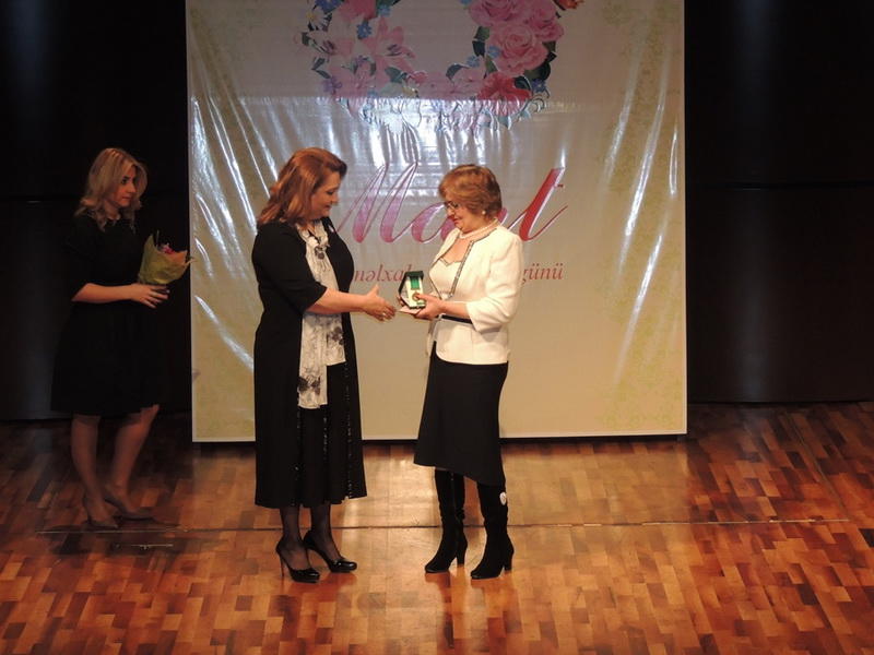 В Международном центре мугама состоялось награждение по случаю 8 марта (ФОТО)