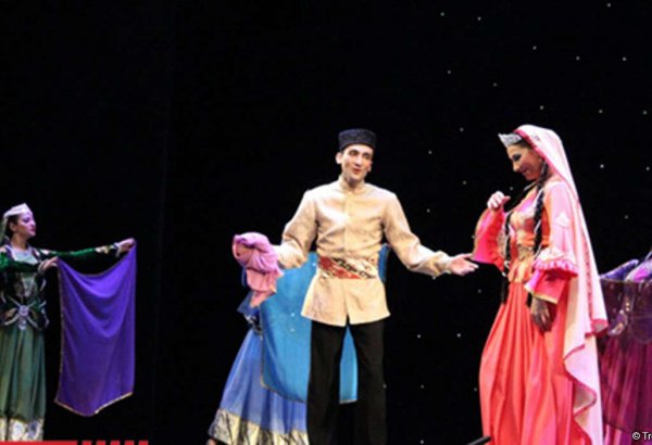 В Азербайджане отметят День национального театра