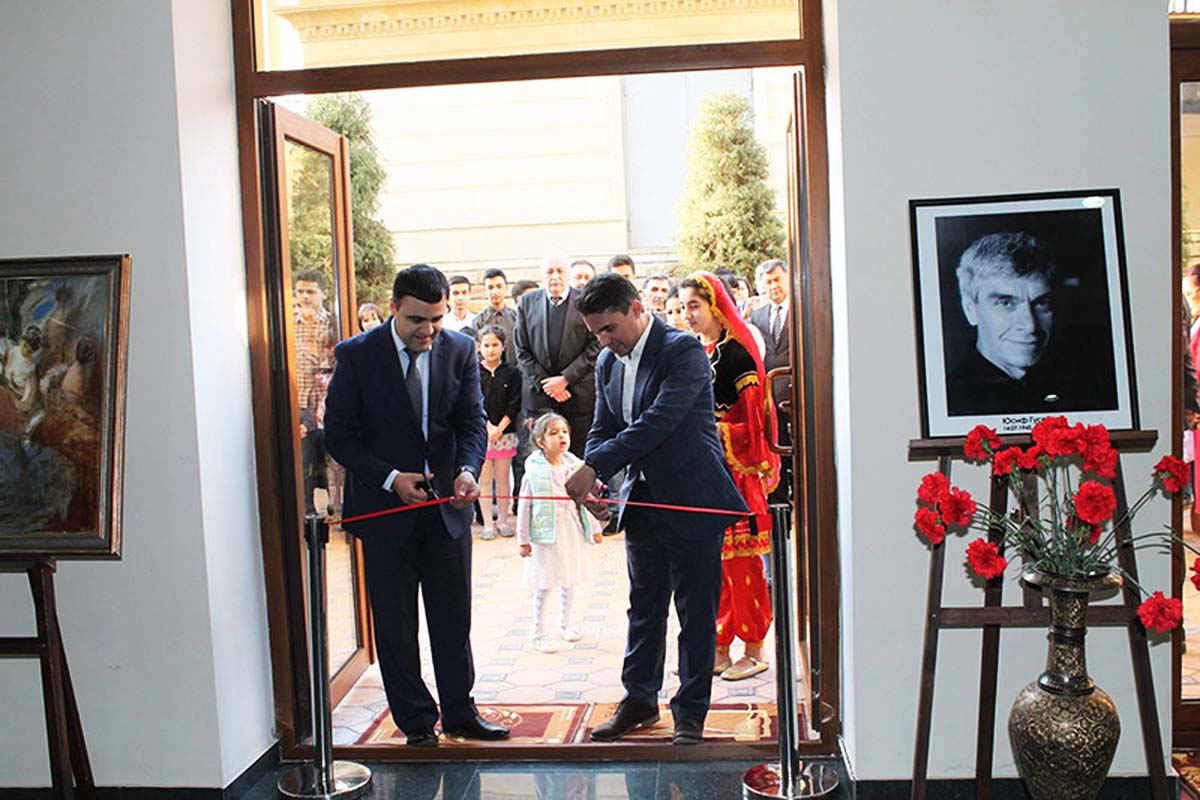 В Узбекистане открылась персональная выставка Юсифа Гусейнова (ФОТО)