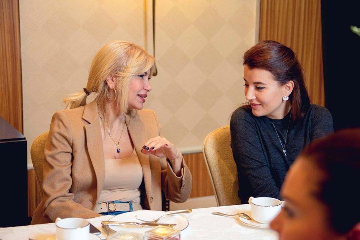 "Не выглядеть молодым, а быть молодым" - интересная встреча в Баку (ФОТО, ВИДЕО)