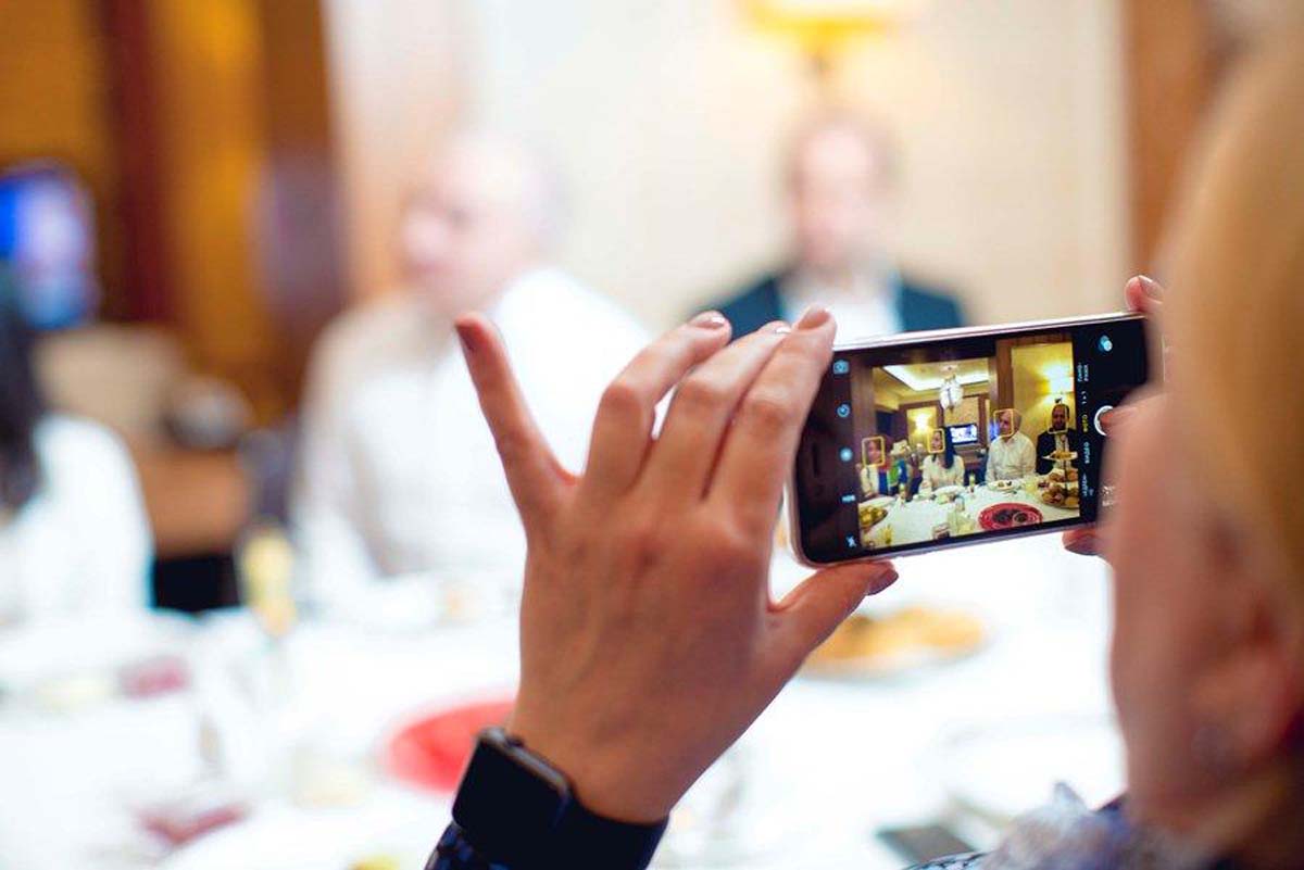 "Не выглядеть молодым, а быть молодым" - интересная встреча в Баку (ФОТО, ВИДЕО)