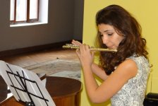 Весенние поздравления в Баку (ФОТО)