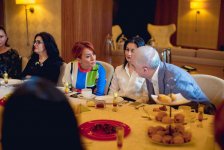 "Не выглядеть молодым, а быть молодым" - интересная встреча в Баку (ФОТО, ВИДЕО)