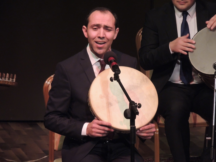 8 Марта и "Йель чершенбеси" - праздничный вечер в Баку  (ФОТО)