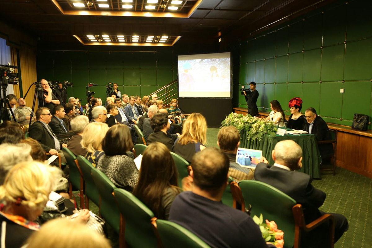 В Москве прошла пресс-конференция азербайджанского феномена Нуриды Курбановой (ВИДЕО, ФОТО)