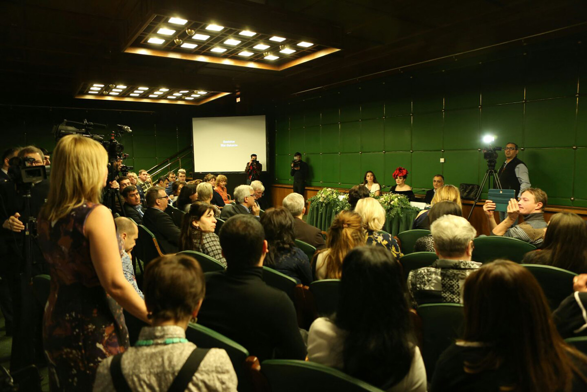 В Москве прошла пресс-конференция азербайджанского феномена Нуриды Курбановой (ВИДЕО, ФОТО)