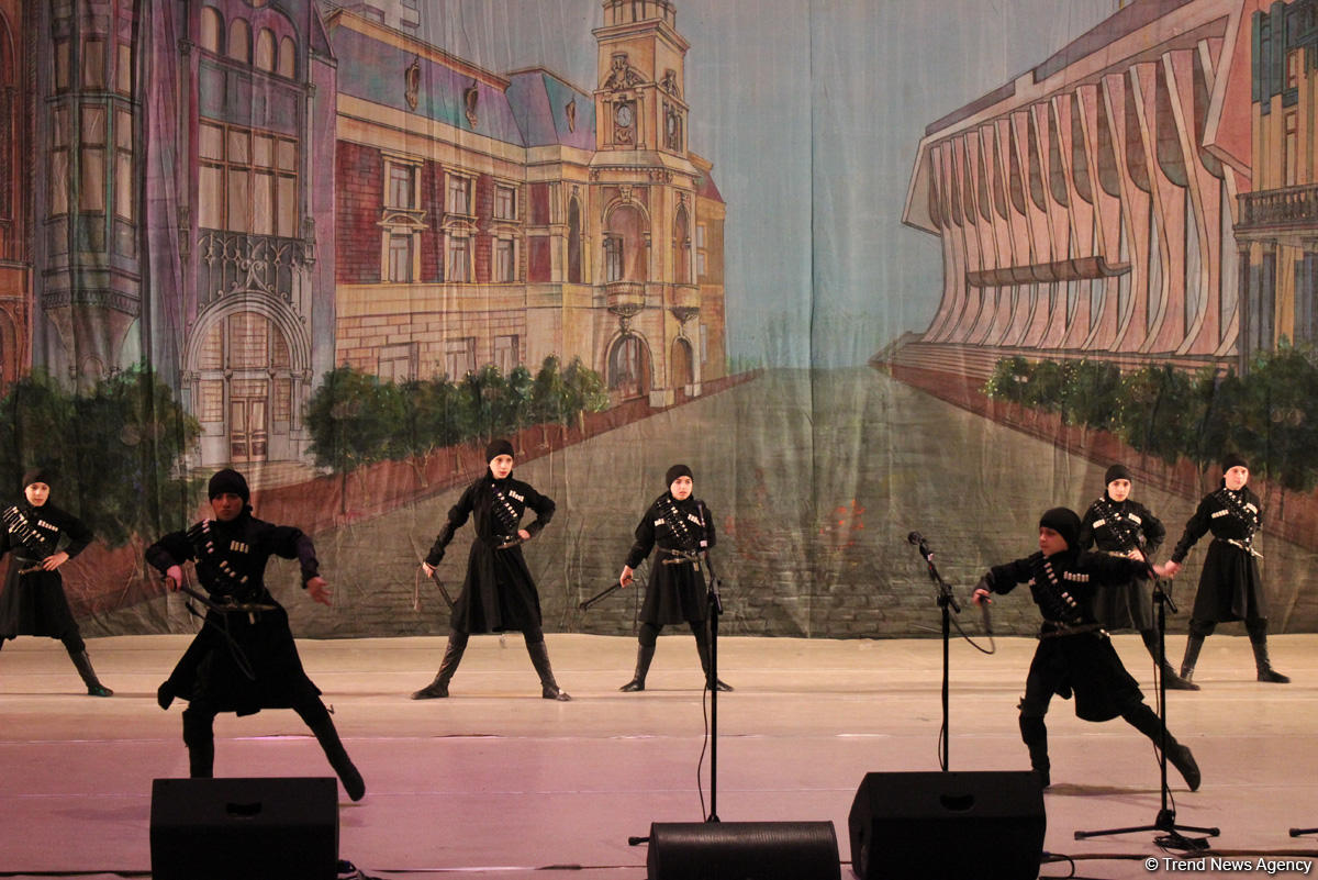 Грузины исполнили гимн Азербайджана – потрясающий праздник танца в Баку  (ФОТО, ВИДЕО)