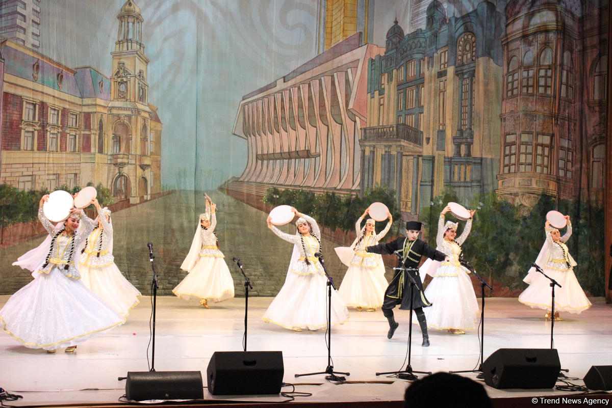 Грузины исполнили гимн Азербайджана – потрясающий праздник танца в Баку  (ФОТО, ВИДЕО)