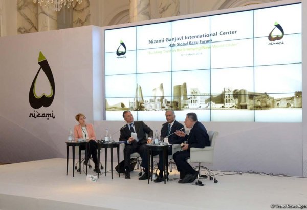 IV Глобальный Бакинский форум продолжает свою работу (ФОТО)