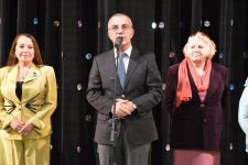 Азербайджанские актеры отметили День национального театра (ФОТО)