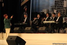 8 поцелуев Рафаэля и Джошгуна, или Как надо любить и уважать женщин (ФОТО)