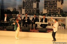 8 поцелуев Рафаэля и Джошгуна, или Как надо любить и уважать женщин (ФОТО)