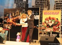 8 поцелуев Рафаэля и Джошгуна, или Как надо любить и уважать женщин (ФОТО)