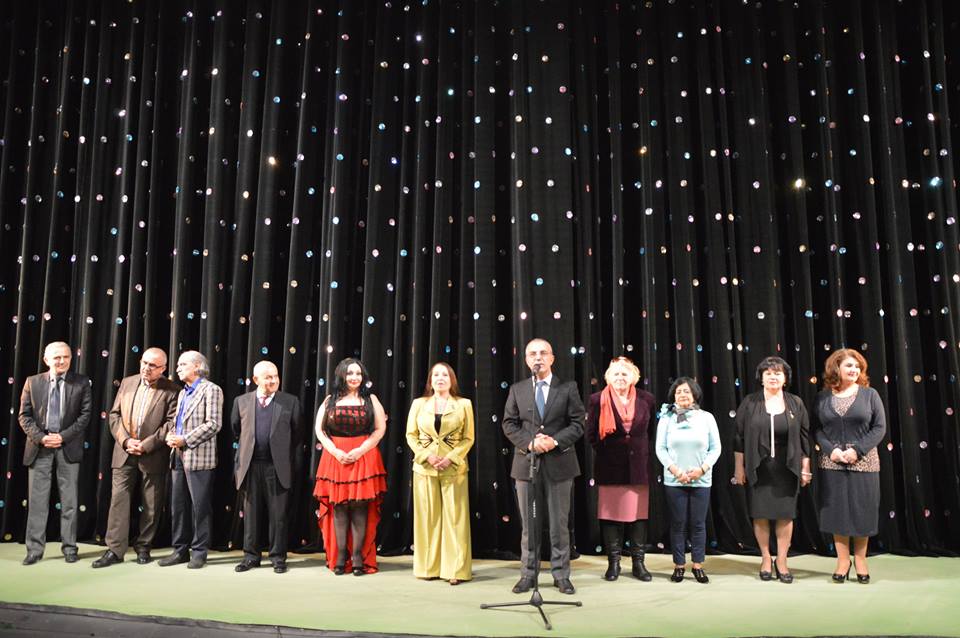 Азербайджанские актеры отметили День национального театра (ФОТО)