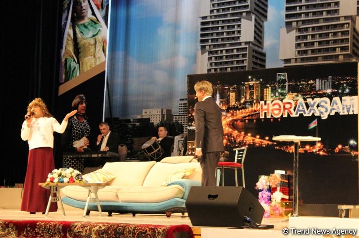 8 поцелуев Рафаэля и Джошгуна, или Как надо любить и уважать женщин (ФОТО)