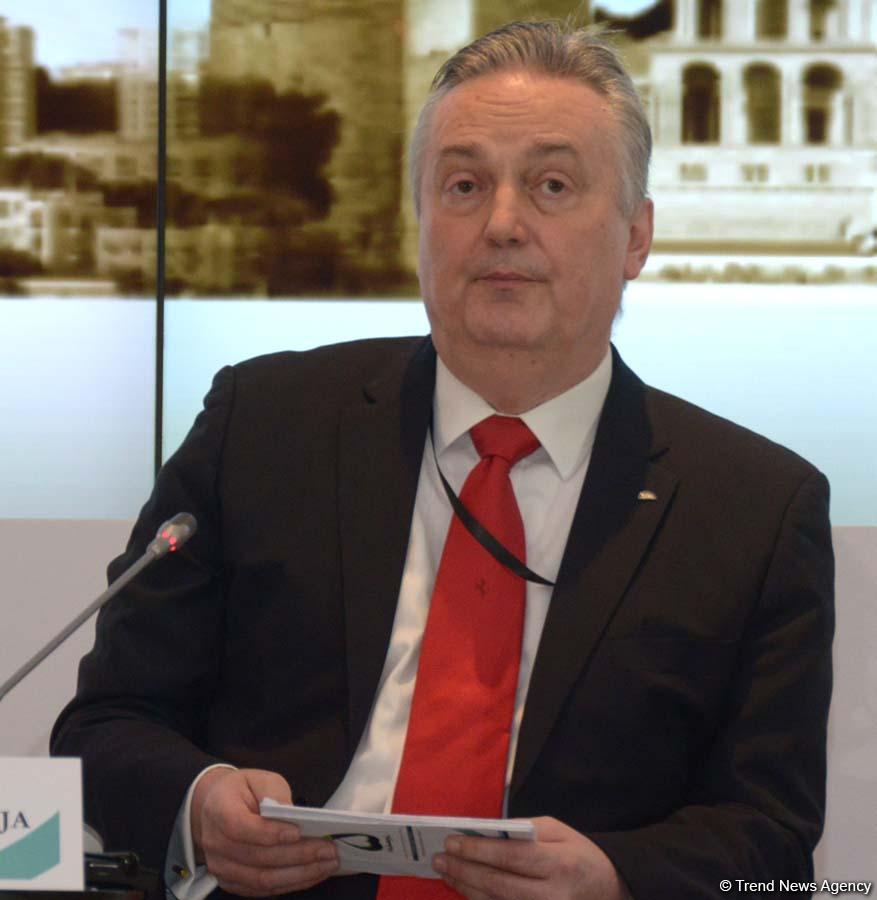 IV Глобальный Бакинский форум продолжает свою работу (ФОТО)