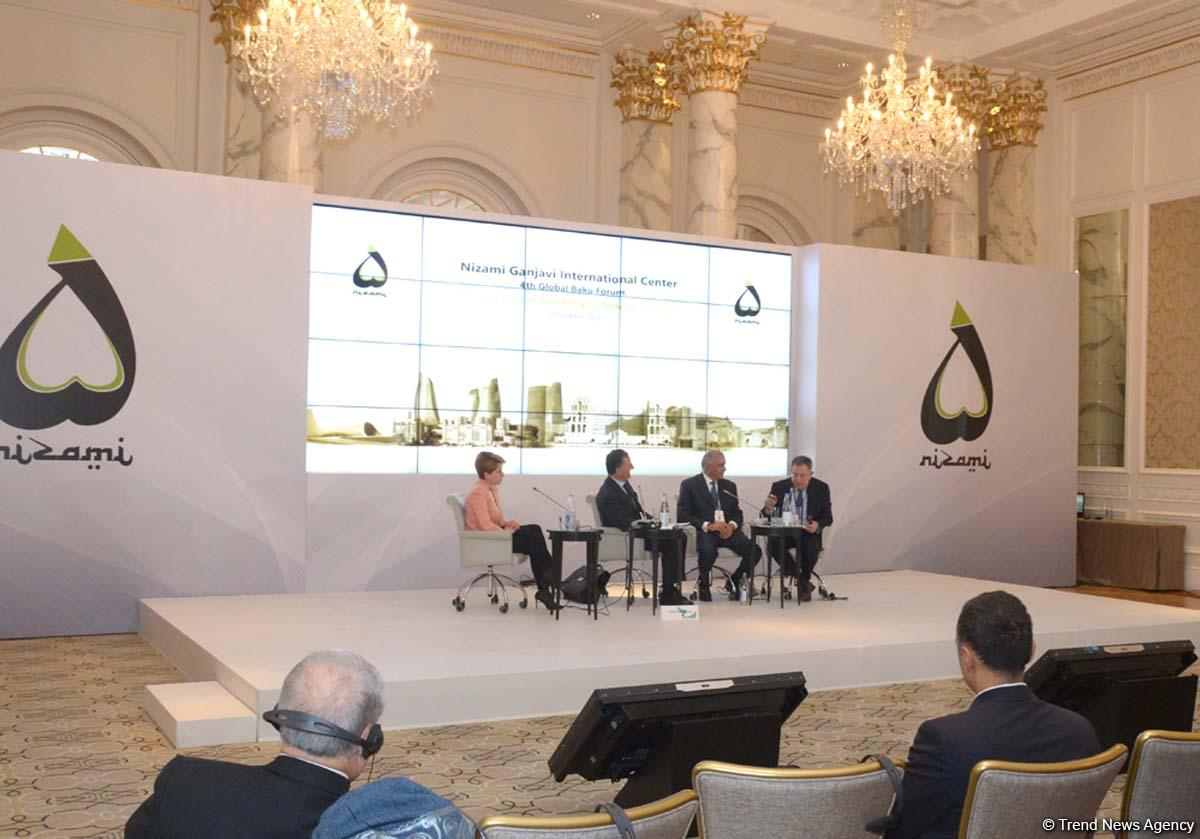 IV Глобальный Бакинский форум продолжает свою работу (ФОТО)