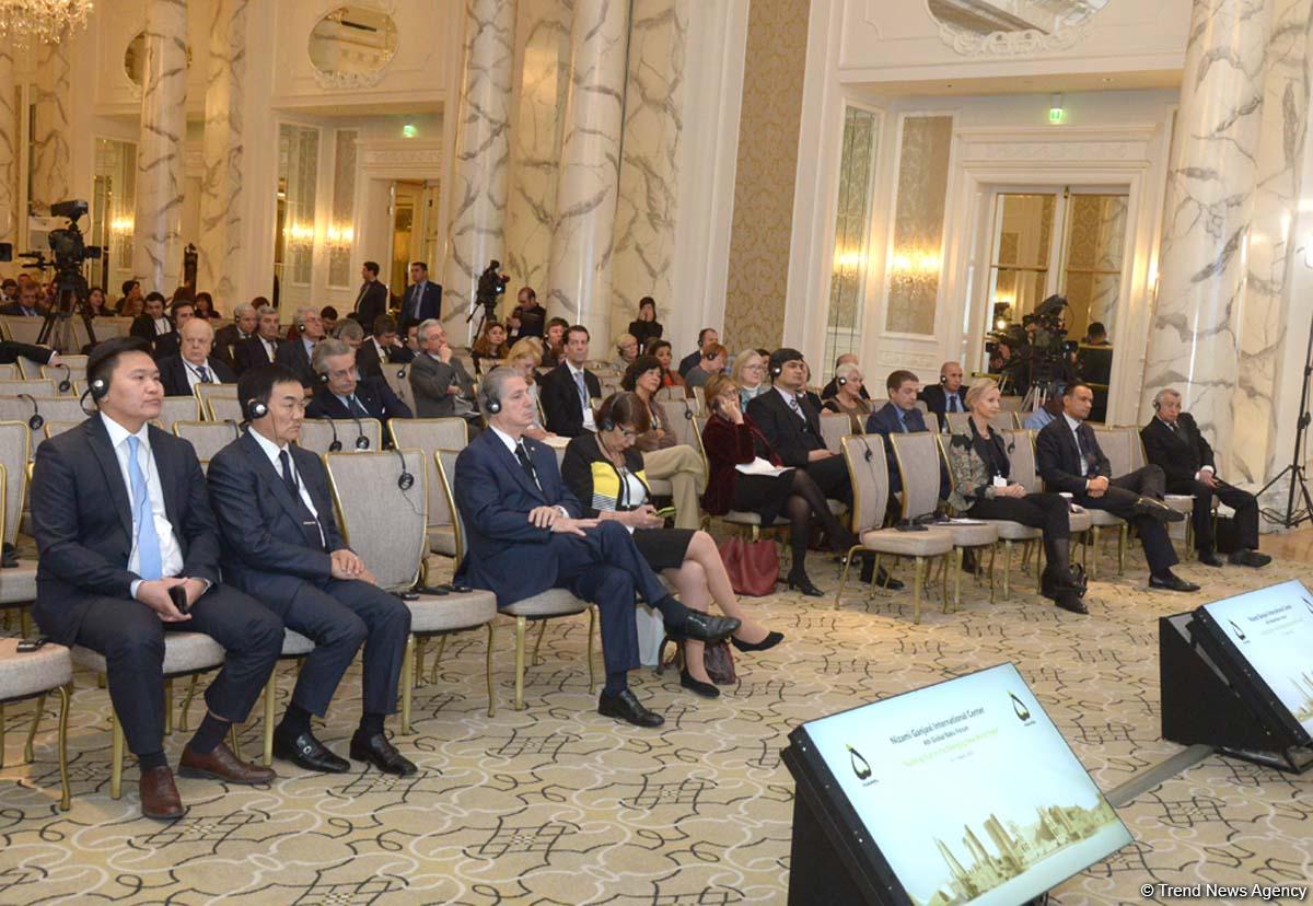 IV Глобальный Бакинский форум продолжает свою работу (ФОТО)