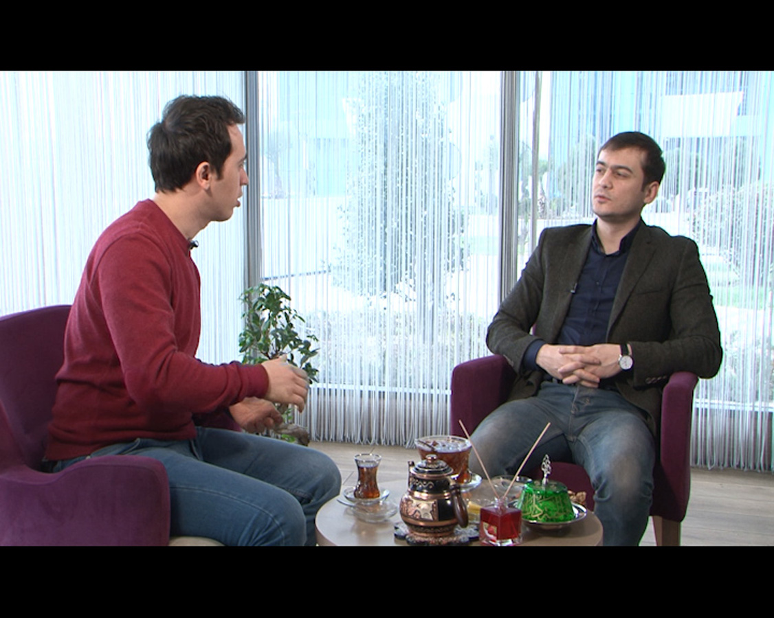 Певец Эмиль Бадалов отстал от технологического века (ФОТО)