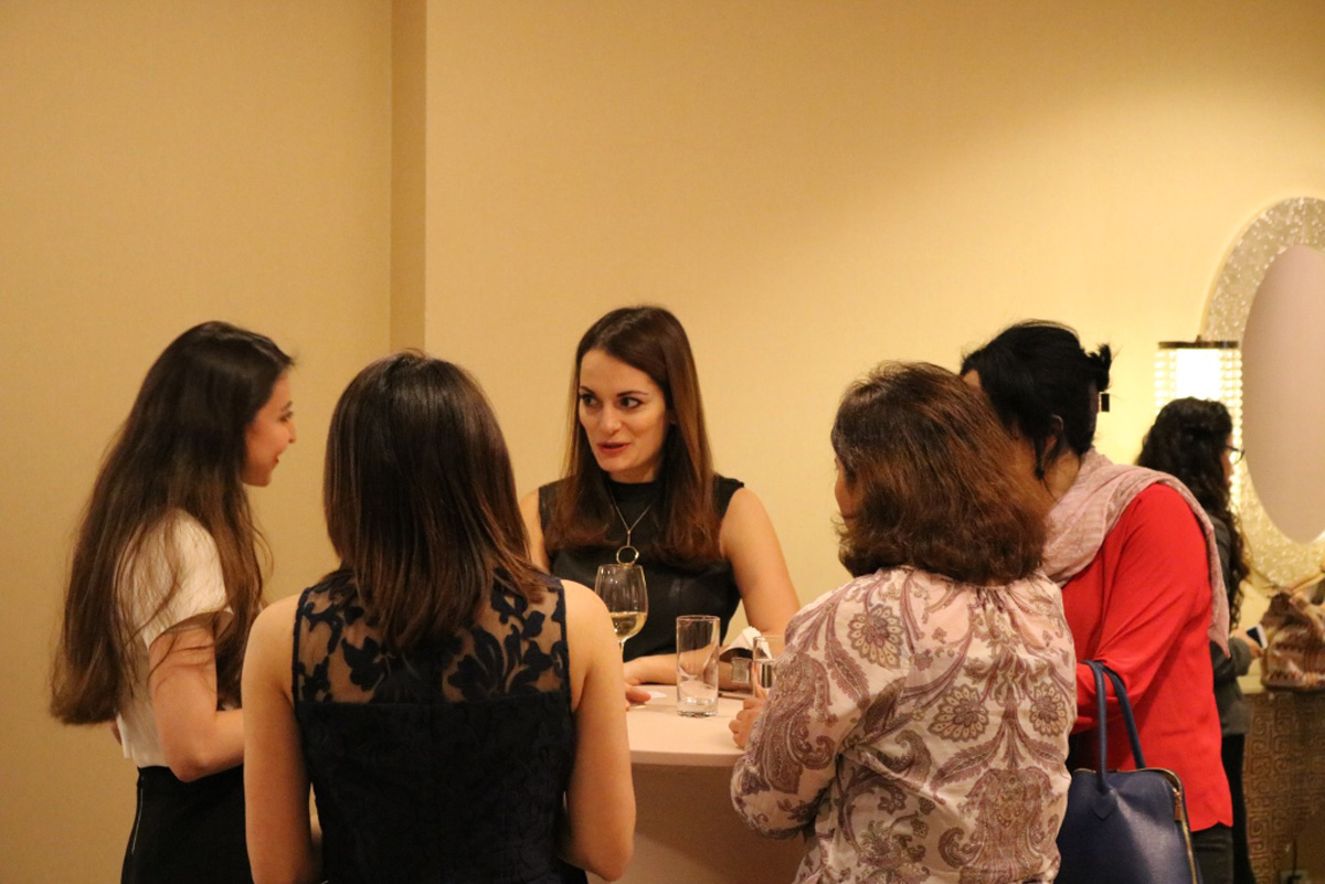 Employ провел в Баку дискуссию "Проблемы талантов в условиях развивающегося рынка труда. Важность  правильного выбора карьеры" (ФОТО)