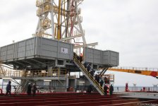 SOCAR сдала в эксплуатацию новую платформу на Каспии (ФОТО)