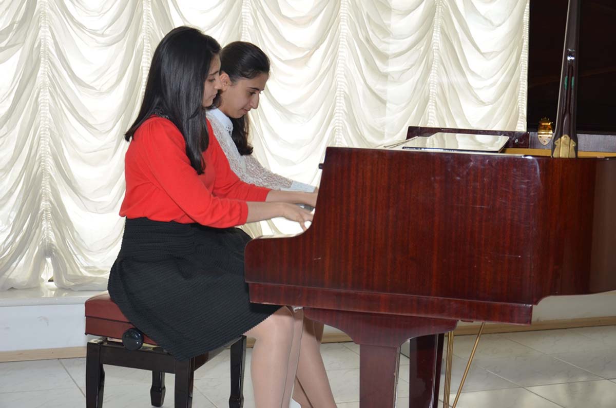 В Баку отметили Масленицу (ФОТО)