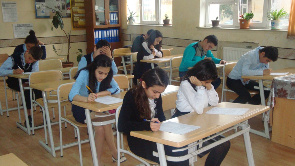 В Масаллы и Лянкяране прошла олимпиада по русскому языку и литературе (ФОТО)
