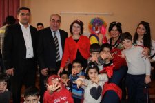 Азербайджанские актеры порадовали детей на праздник Новруз (ФОТО)