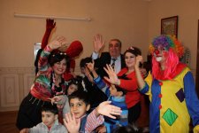 Азербайджанские актеры порадовали детей на праздник Новруз (ФОТО)