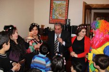 Азербайджанские актеры порадовали детей на праздник Новруз (ФОТО)