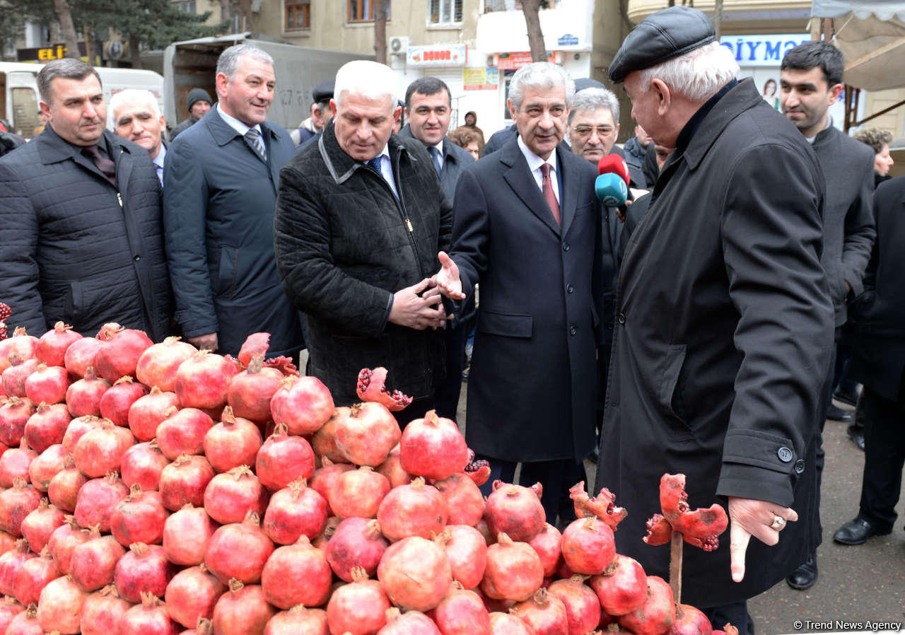 В праздничные дни цены на продукты должны быть снижены - вице-премьер Азербайджана