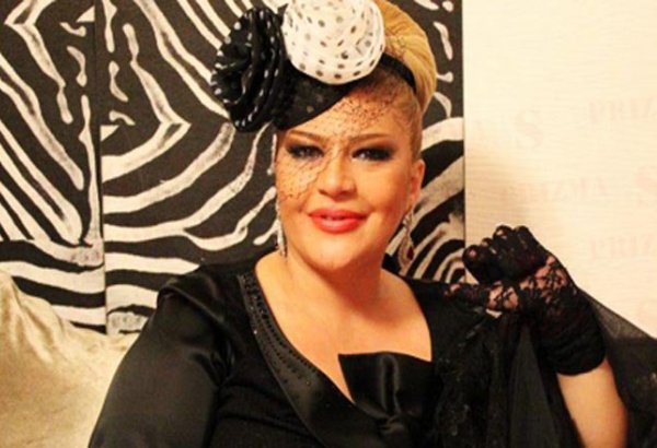 Мятанет Искендерли выступила с концертом перед военнослужащими