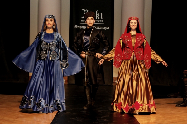 От традиций к будущему: Новруз в национальных платьях (ФОТО)