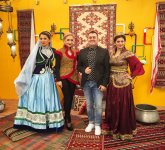 Азербайджанские телезвезды в национальных костюмах встречают Новруз (ФОТО)