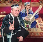 Азербайджанские телезвезды в национальных костюмах встречают Новруз (ФОТО)